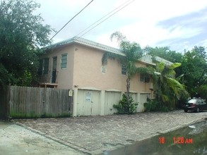 1859 Buchanan St in Hollywood, FL - Building Photo - Building Photo