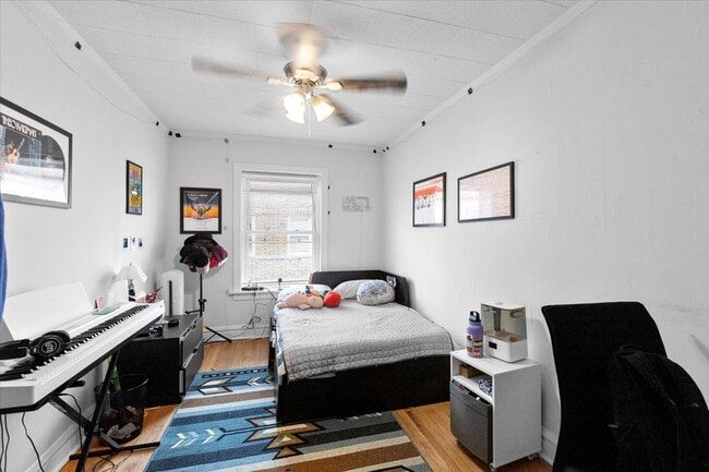 property at 652 W Oakdale Ave