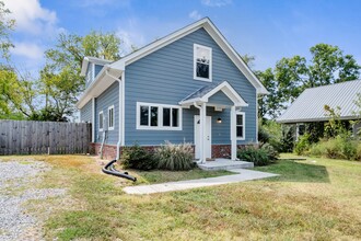203 Eastover St in Gallatin, TN - Foto de edificio - Building Photo