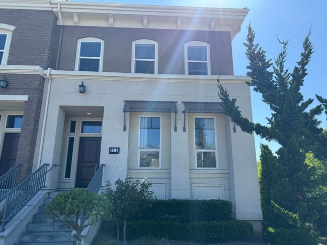 property at 3019 Ruby Ave