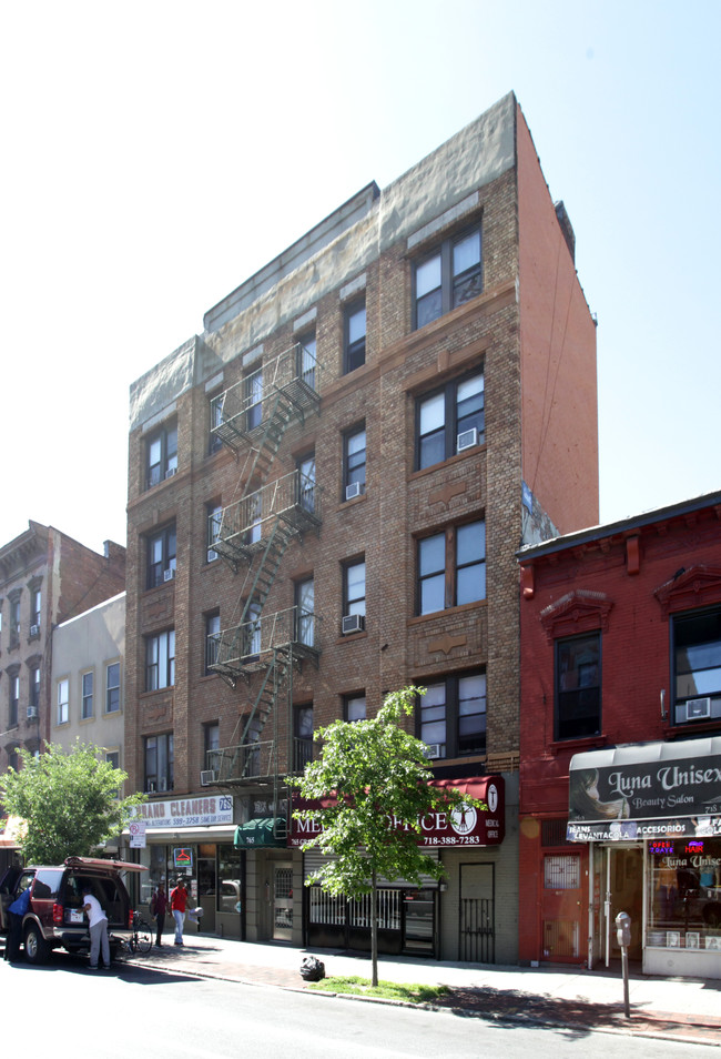 765 Grand St in Brooklyn, NY - Building Photo - Building Photo