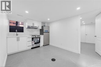 43 Norwich Rd in Hamilton, ON - Building Photo - Building Photo
