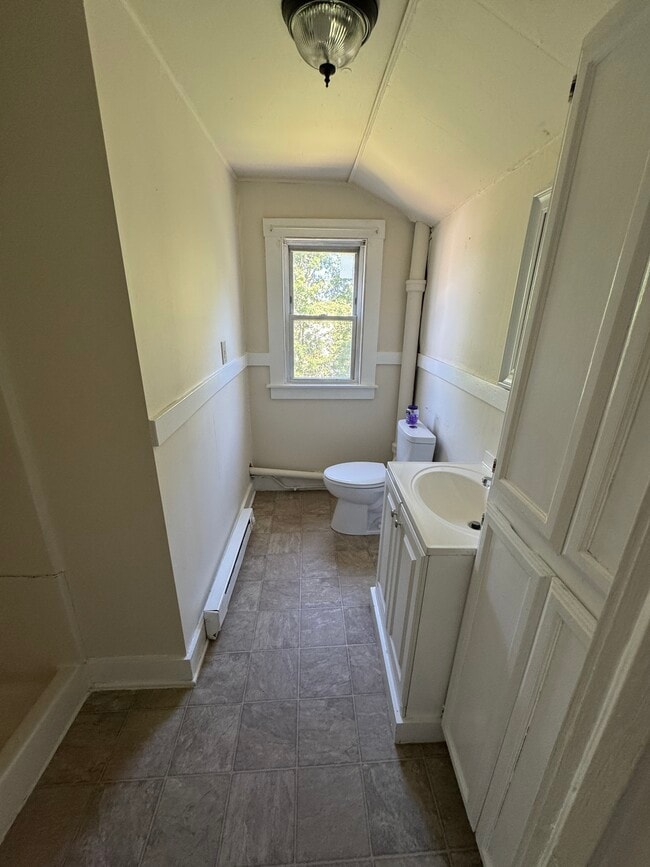 57 Rhodes St in New Britain, CT - Building Photo - Building Photo