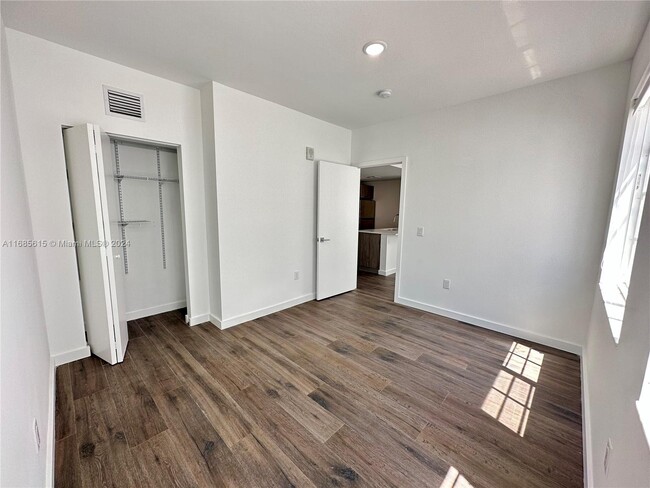 1570 Euclid Ave in Miami Beach, FL - Building Photo - Building Photo