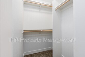 485 S 38th Ave in West Richland, WA - Building Photo - Building Photo