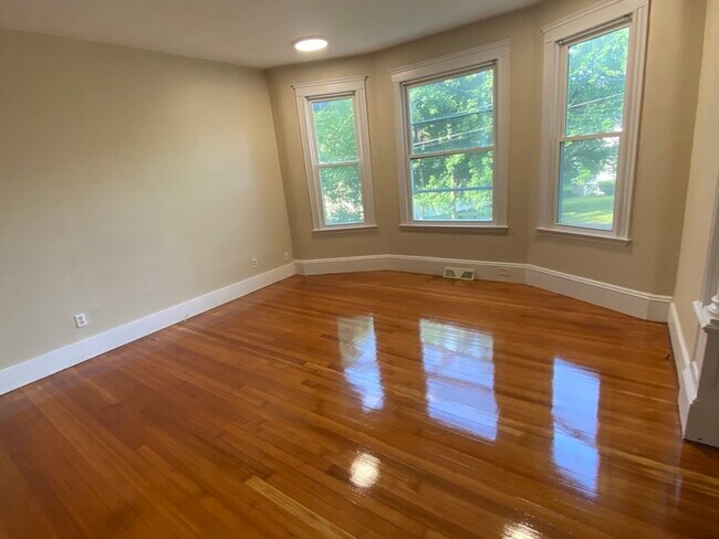 17 Central St in Methuen, MA - Building Photo - Building Photo