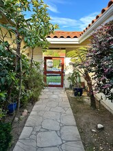3962 Mt Albertine Way in San Diego, CA - Foto de edificio - Building Photo