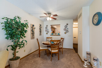 Country Trace Apartments in Toledo, OH - Building Photo - Interior Photo