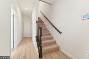 1470 Rdg Trl Cir in Hanover, MD - Building Photo