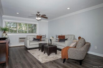 721 Greenbriar Dr in Bohemia, NY - Building Photo - Building Photo
