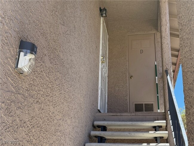 property at 5576 W Rochelle Ave.