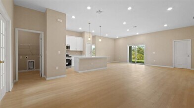 13647 Begonia Cir in Port Charlotte, FL - Building Photo - Building Photo