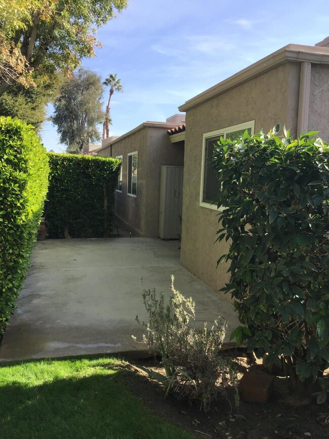 74960 San Simeon Dr in Palm Desert, CA - Building Photo - Building Photo