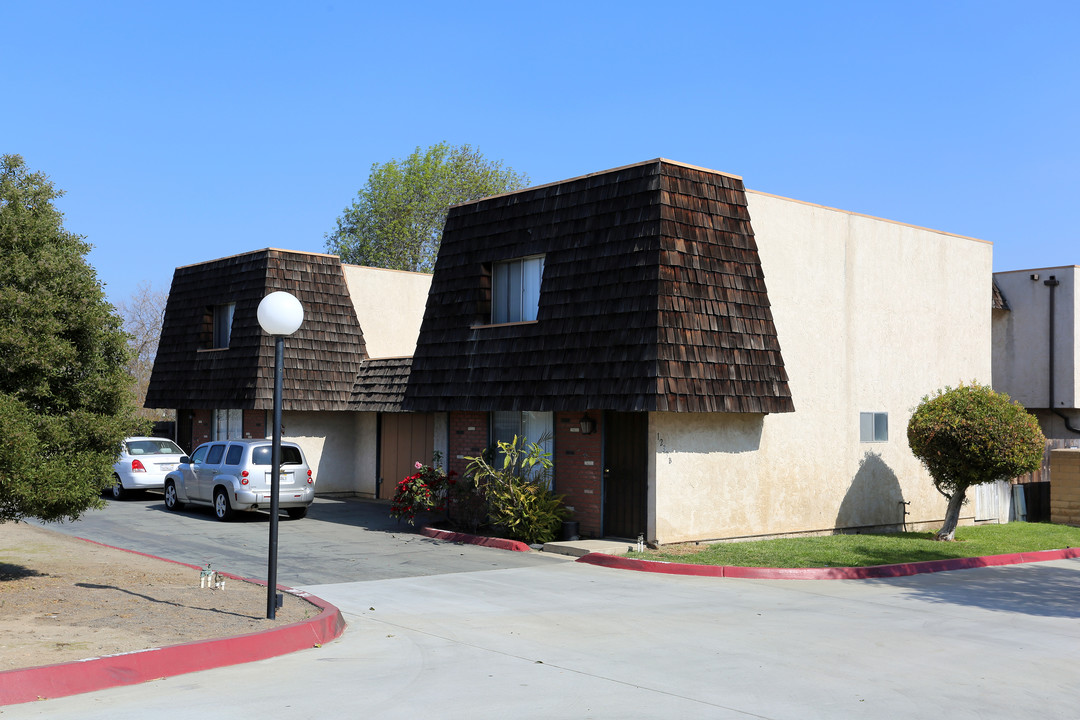 Acacia Gardens in San Diego, CA - Building Photo