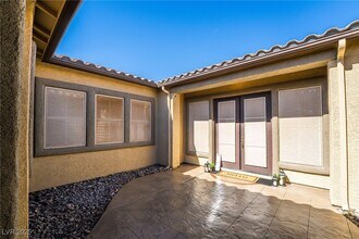 7232 Frontier Hills Ave in Las Vegas, NV - Foto de edificio - Building Photo