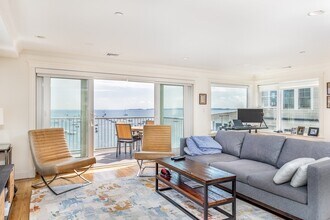289 Humphrey St in Swampscott, MA - Building Photo - Building Photo