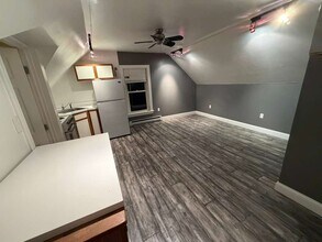 8 Central St, Unit Apt 3 in North Brookfield, MA - Building Photo - Building Photo