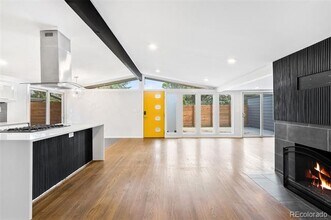 2465 S Newton St in Denver, CO - Building Photo - Building Photo