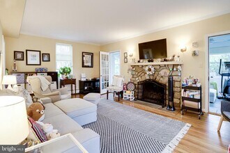3045 Olin Dr in Falls Church, VA - Building Photo - Building Photo