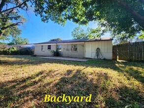 1212 Johns Dr in Euless, TX - Building Photo - Building Photo