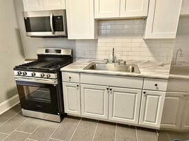 Clifton Manor in Lakewood, OH - Building Photo