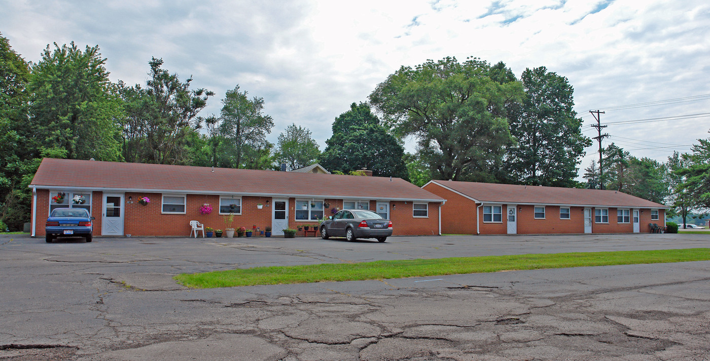 909 W Main St in New Lebanon, OH - Building Photo