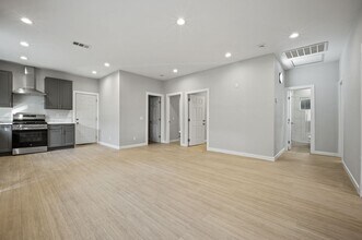 1584 W Wakefield Ave in Anaheim, CA - Building Photo - Building Photo