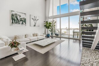 1040 Biscayne Blvd, Unit 1102 in Miami, FL - Building Photo - Building Photo