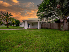 300 NE 23rd St in Boca Raton, FL - Building Photo - Building Photo