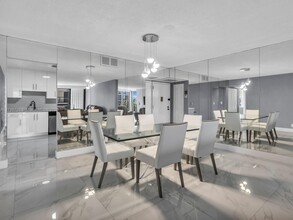 2101 S Ocean Dr, Unit 401 in Hollywood, FL - Building Photo - Building Photo