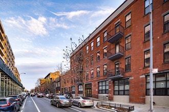618-626 Dean St in Brooklyn, NY - Foto de edificio - Building Photo