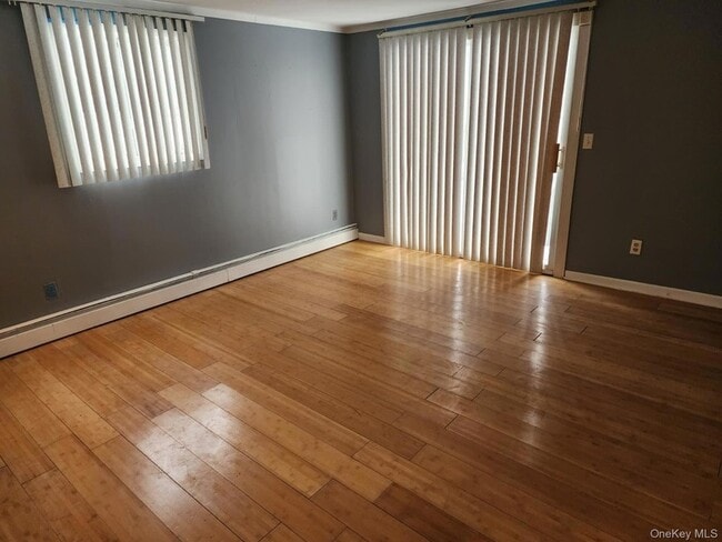 1570 Kenneth Ave in Baldwin, NY - Building Photo - Building Photo