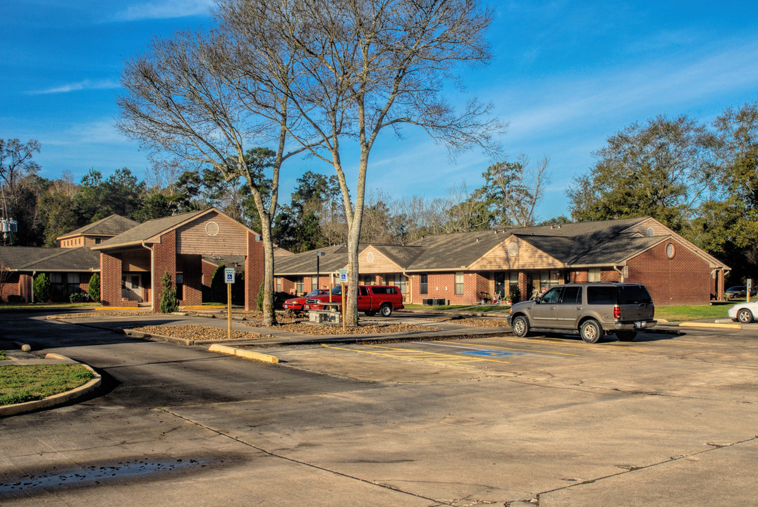 Dayton Retirement Center in Dayton, TX - Building Photo