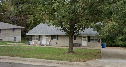 450 Hutton Ln in Jefferson City, MO - Building Photo - Building Photo