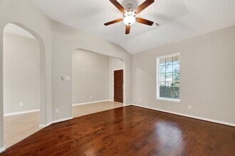 3226 W Trail Dr in Pearland, TX - Building Photo - Building Photo