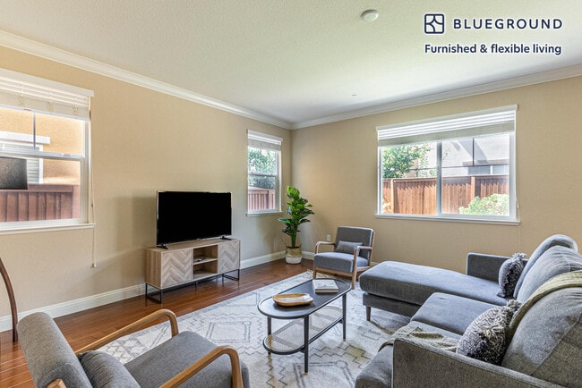 property at 5018 Osborne Cir