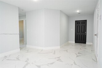 2522 NW 9th Pl in Fort Lauderdale, FL - Building Photo - Building Photo