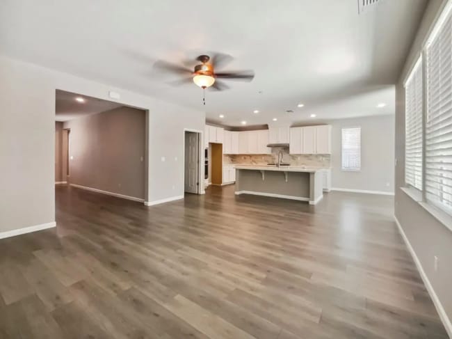 8618 Litz Brothers Wy in Elk Grove, CA - Building Photo - Building Photo