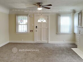 2048 W 65th Pl in Los Angeles, CA - Building Photo - Building Photo