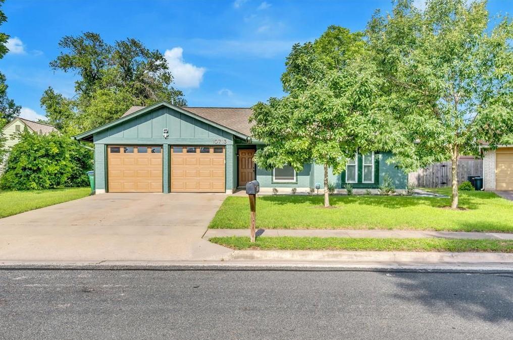 10713 Berthound Dr in Austin, TX - Building Photo