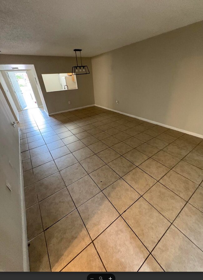 2591 NW 56th Ave in Lauderhill, FL - Building Photo - Building Photo