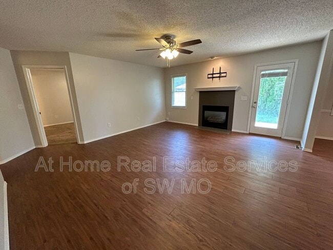 4146 S Parkcrest Ave in Springfield, MO - Building Photo - Building Photo