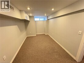 126 Park St N in Hamilton, ON - Building Photo