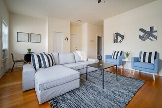 2989 N Lawndale Ave in Chicago, IL - Building Photo - Building Photo