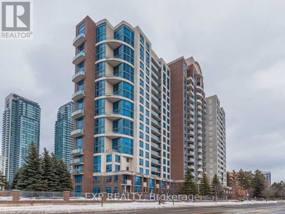 233 Beecroft Rd in Toronto, ON - Building Photo