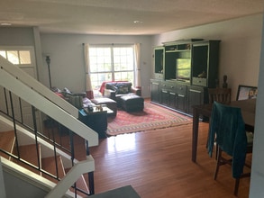 12208 Wye Oak Commons Cir in Burke, VA - Building Photo - Building Photo