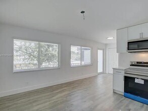 1335 NE 5th Ave in Fort Lauderdale, FL - Foto de edificio - Building Photo