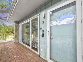 6620 Eastridge Dr in Dallas, TX - Building Photo - Building Photo