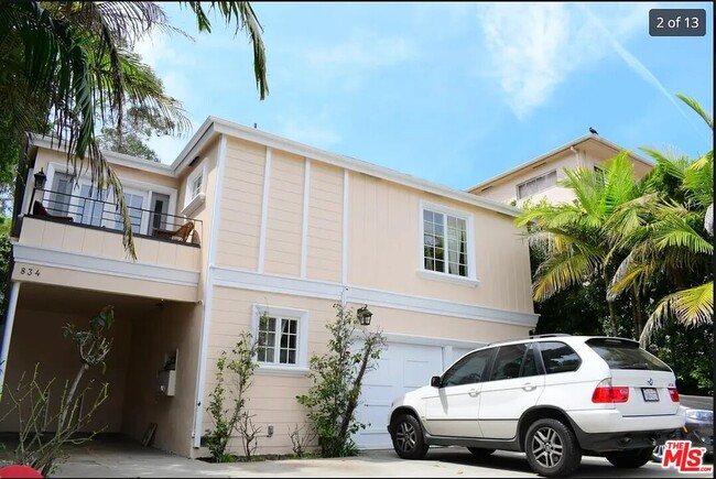 property at 834 Lincoln Blvd
