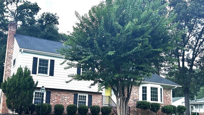 1404 Stoneycreek Dr in Richmond, VA - Building Photo - Building Photo
